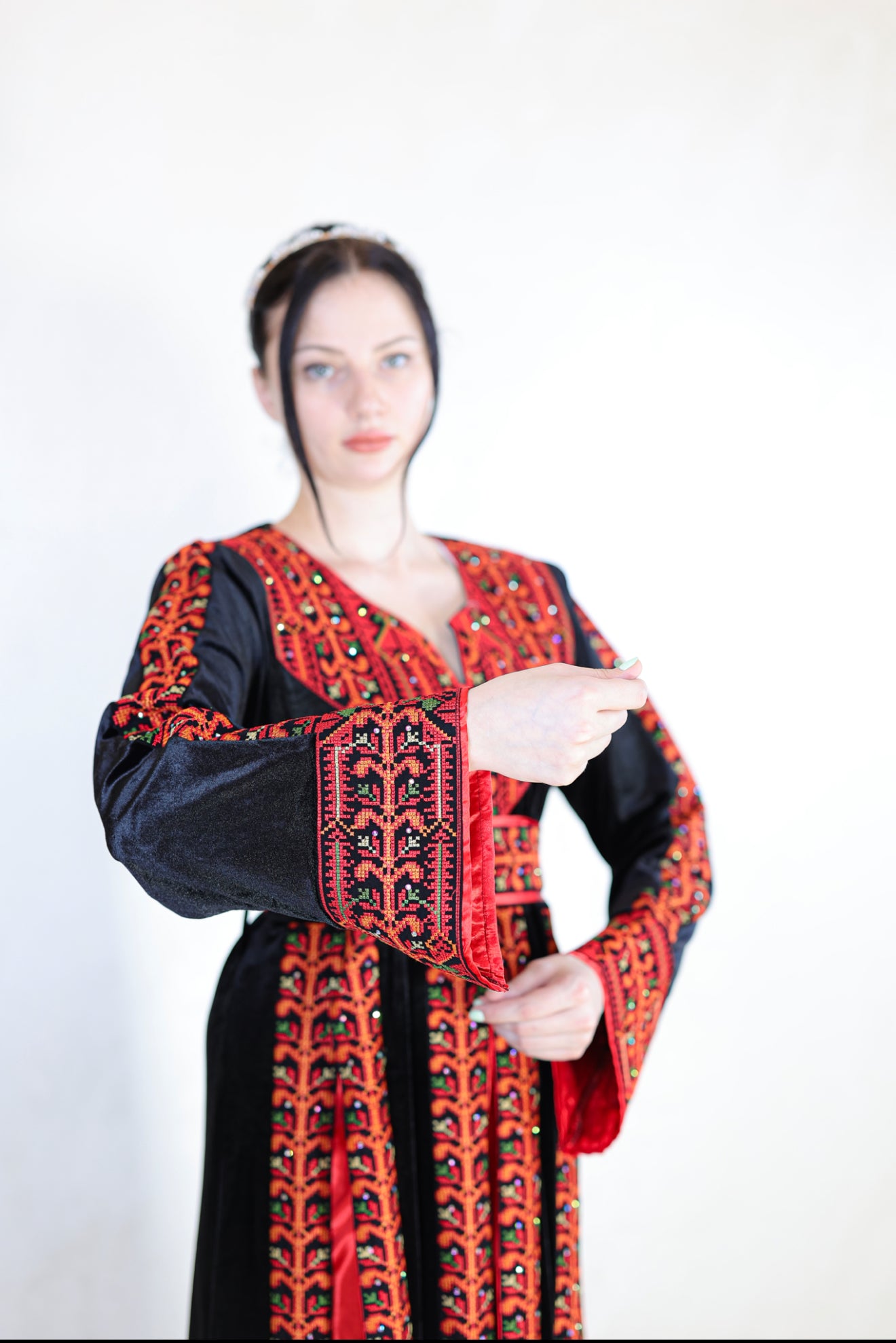 ثوب خيوط ألارض-Thobe Threads of the Earth