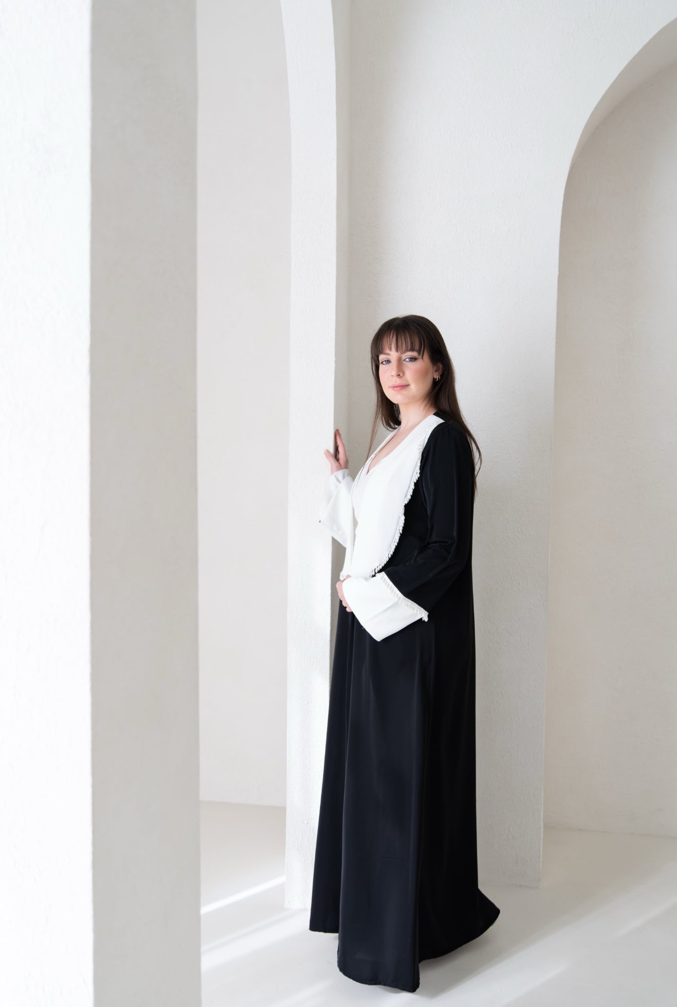 عباءة اللؤلؤ الأسود - The Black Pearl Abaya