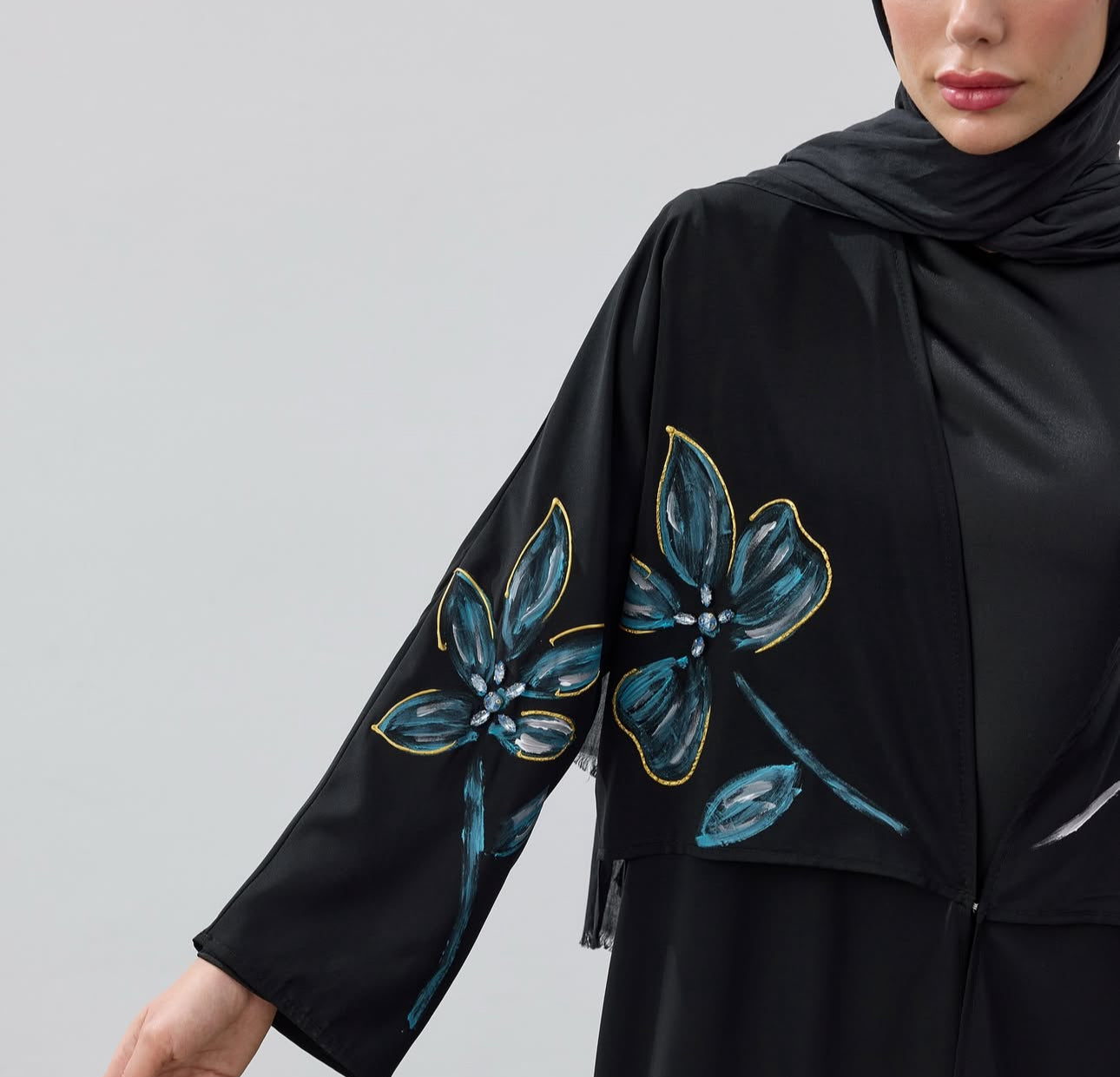 Hand-Painted Floral Abaya with Cropped Cape عباية مزينة برسومات يدوية للأزهار مع كاب قصير