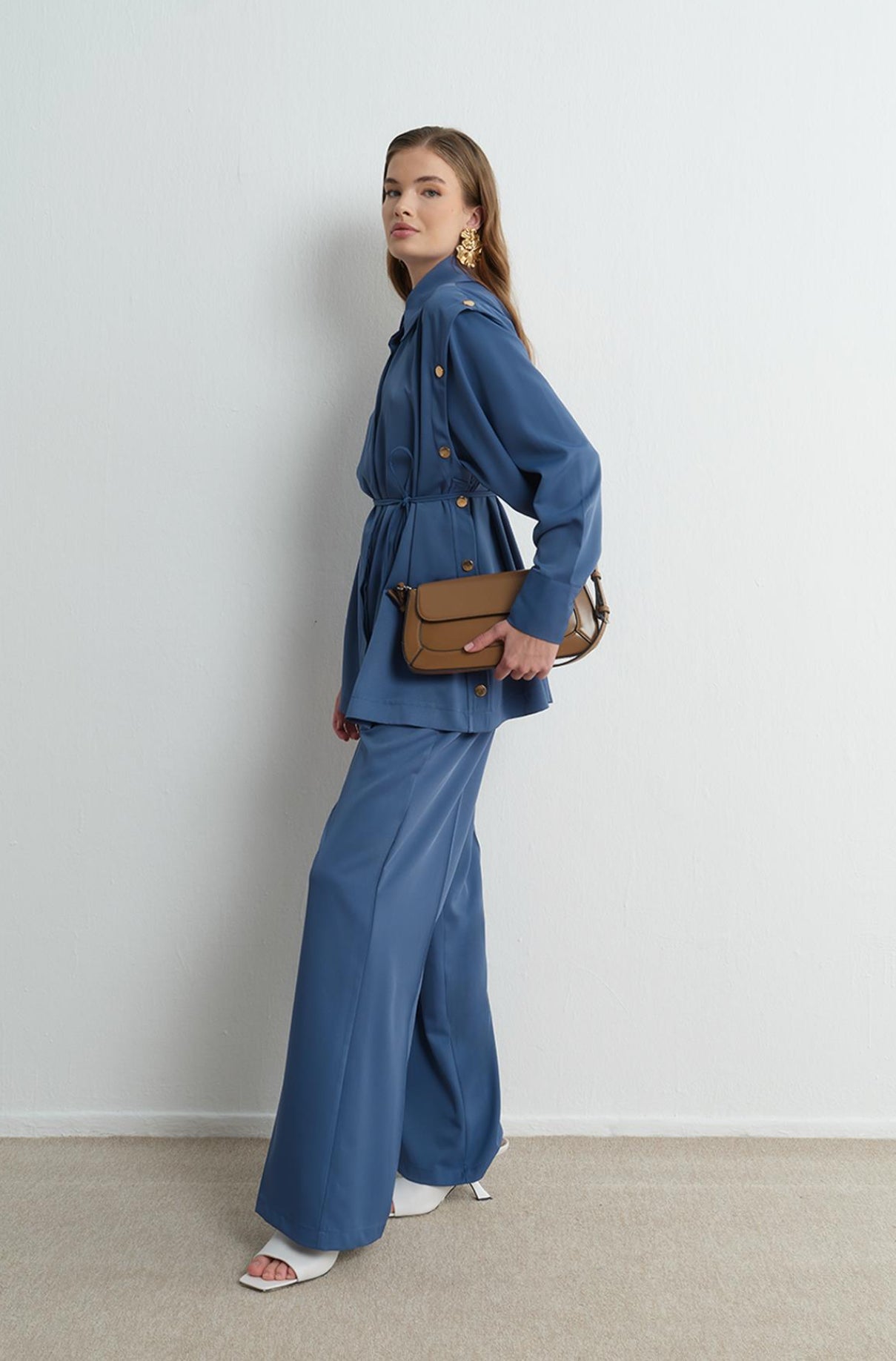 Elegant Royal Blue Co-Ord Set with Buttoned Vest and Belted Shirt طقم أنيق مكون من قطعتين باللون الرويال بلو مع فيست بأزرار وقميص بحزام اختياري