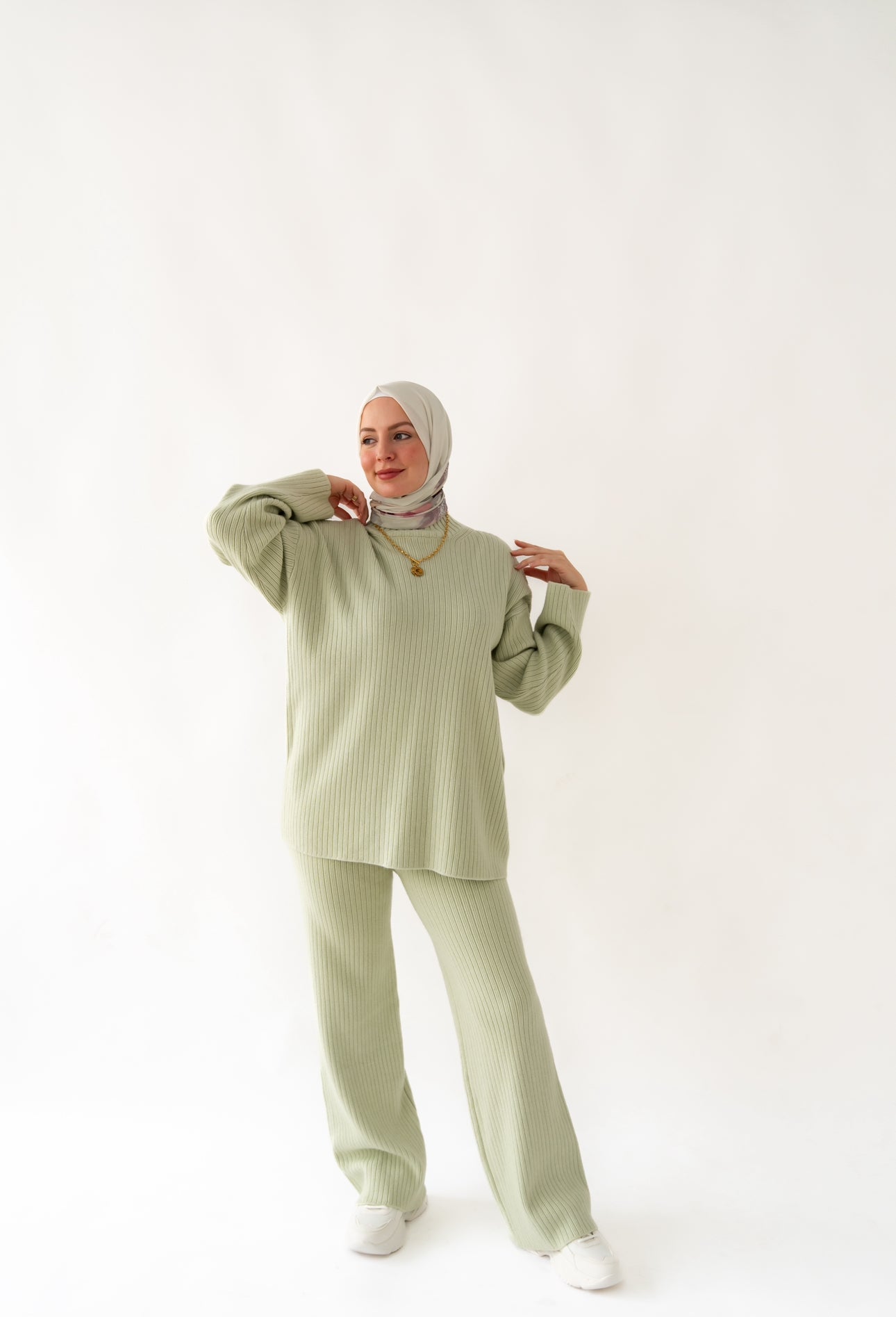 Refined Comfort Knitwear Set (Farah’s Collection) طقم كروشيه براحة وأناقة (مجموعة فرح)