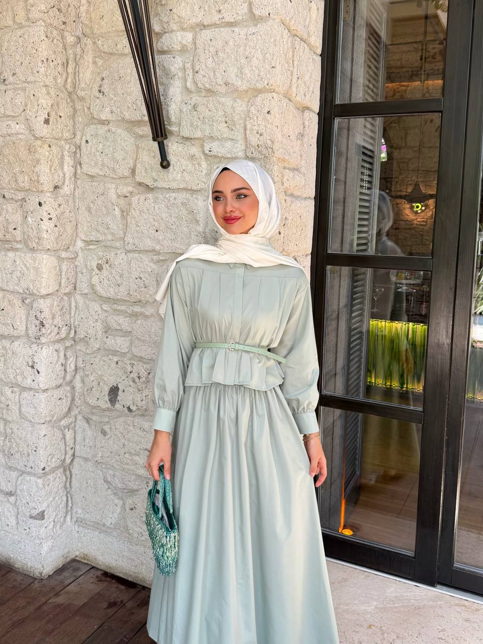 طقم تنورة ميدي مع قميص بياقة كلاسيكية – Midi Skirt & Classic Collar Shirt Set + Belt