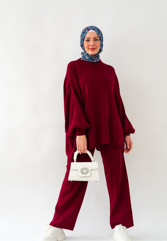 Stylish Two-Piece Burgundy Knit Set
طقم كروشيه خمري أنيق