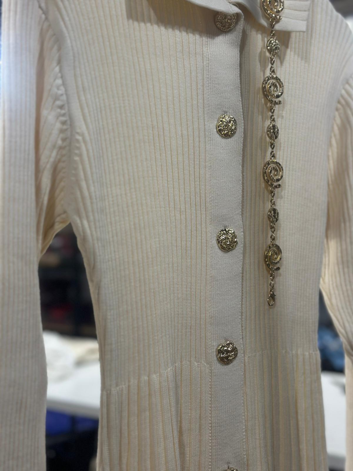 فستان صوفي بأزرار وحزام أنيق - Knitted Button-Down Dress with Elegant Belt