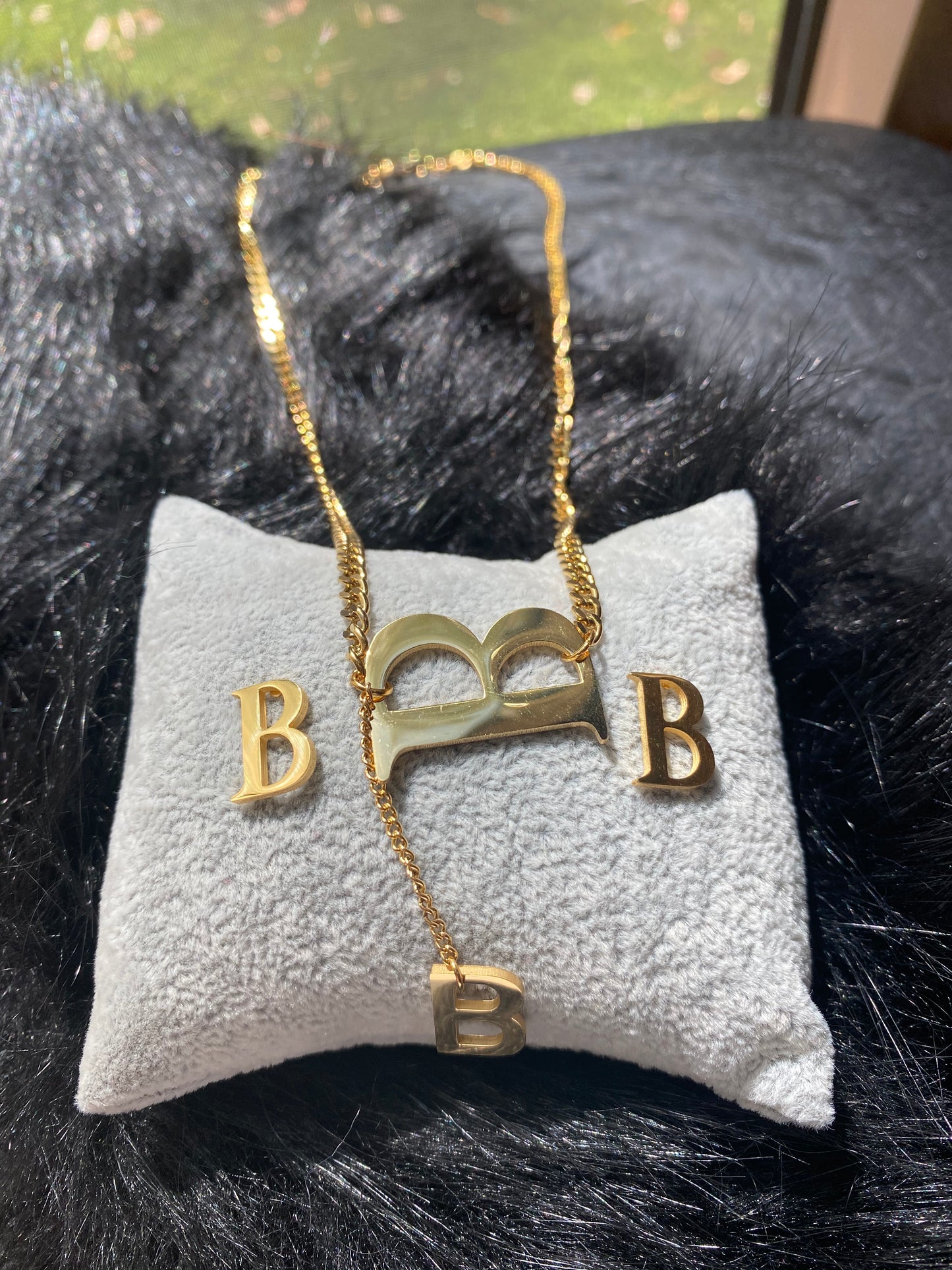 B necklace set